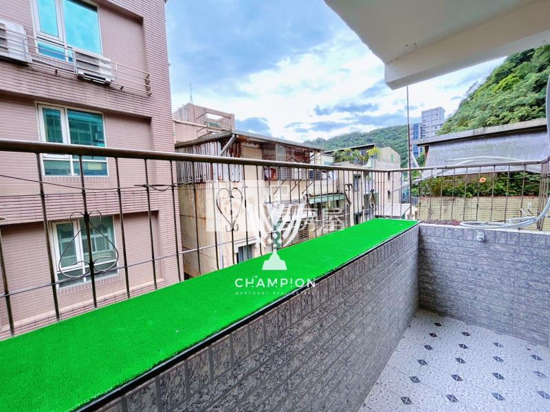 【冠軍】中正平地豪華3+1房屋室內格局與周邊環境