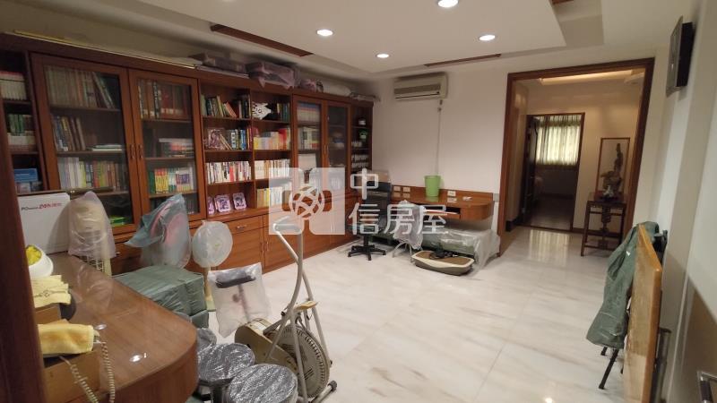 斗六蛋黃區電梯店面別墅房屋室內格局與周邊環境