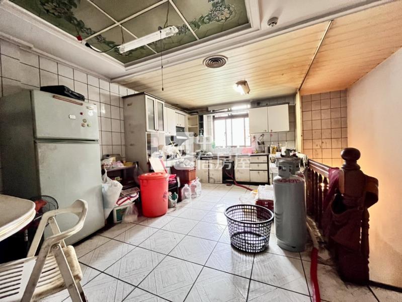 經貿大巨蛋臨路店墅房屋室內格局與周邊環境
