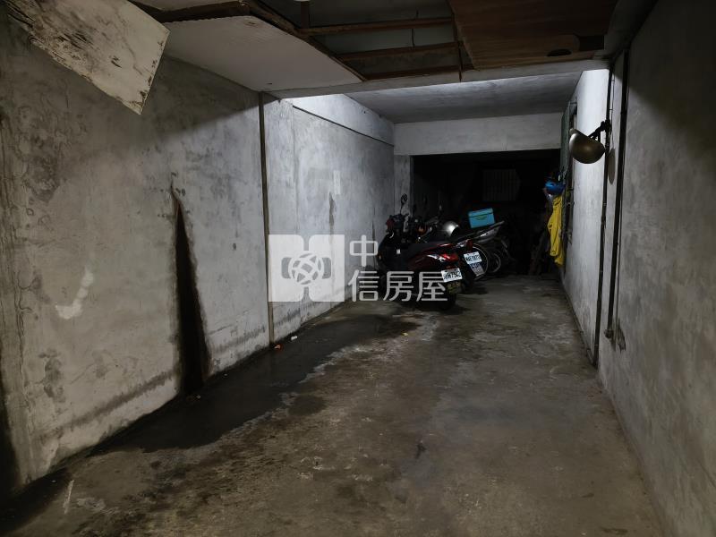F-9基隆低總價車庫一樓房屋室內格局與周邊環境