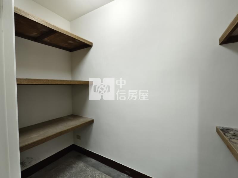 F-9基隆低總價車庫一樓房屋室內格局與周邊環境