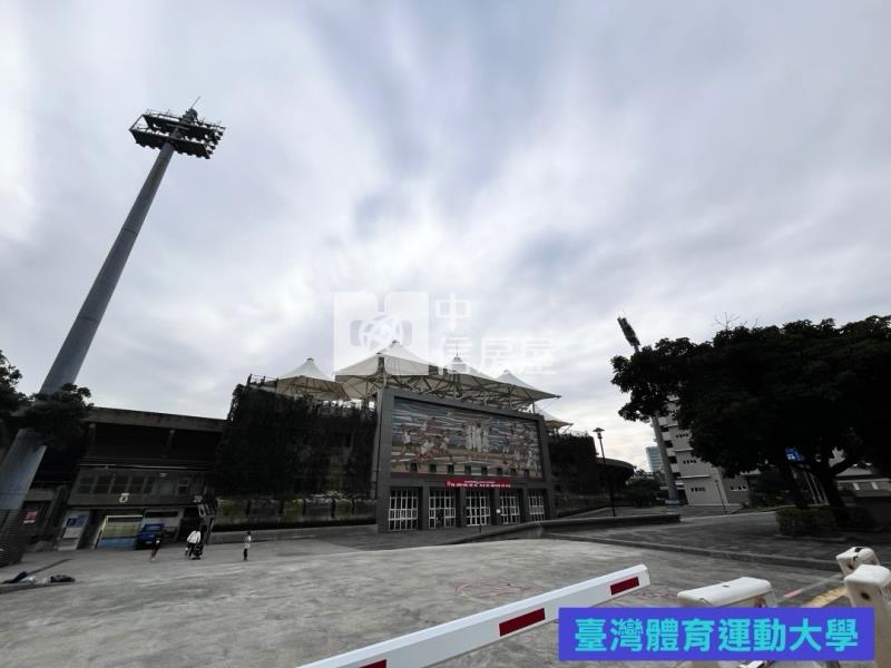 正進化路邊間金透店房屋室內格局與周邊環境