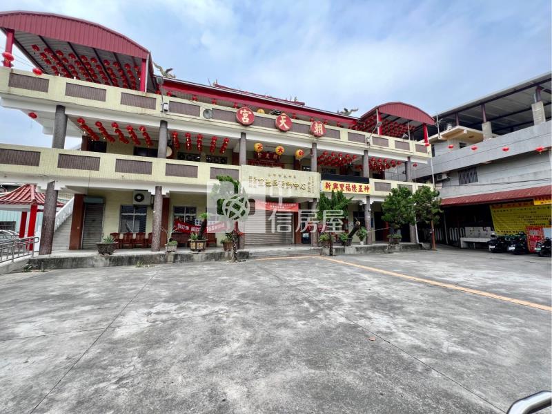 樹德商圈旁⼤⾯寬建地房屋室內格局與周邊環境