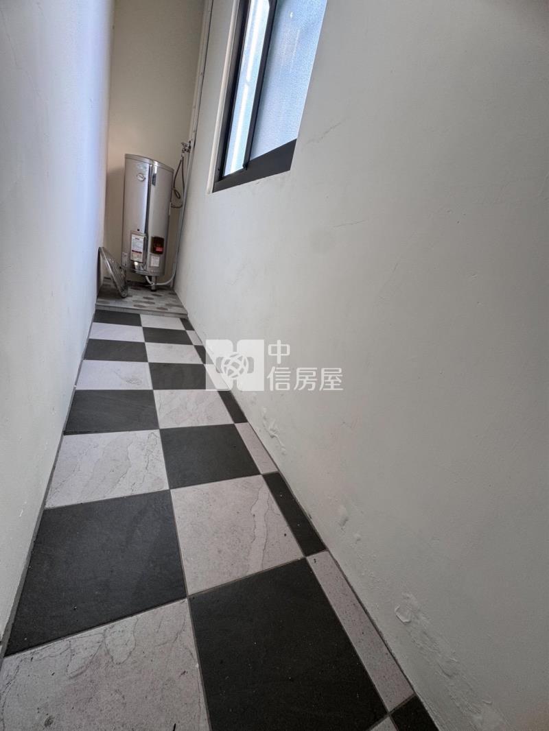 正西環路臨路透店房屋室內格局與周邊環境