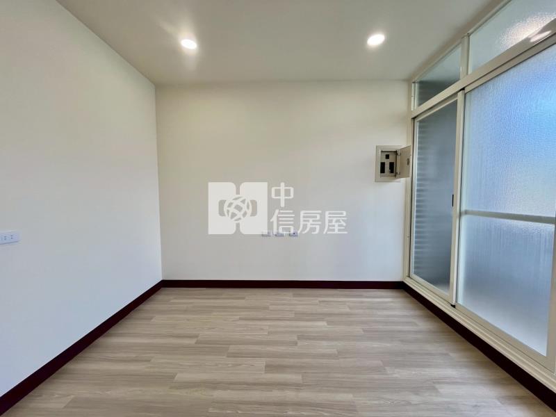 樹孝商圈旁全新整理別墅房屋室內格局與周邊環境