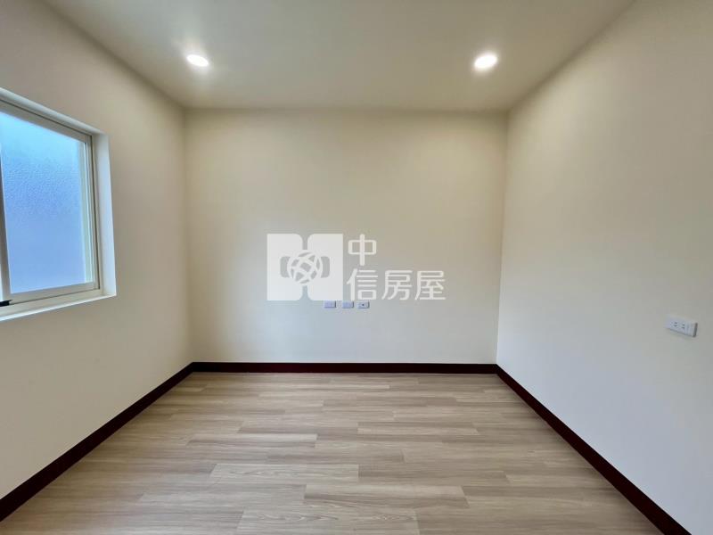 樹孝商圈旁全新整理別墅房屋室內格局與周邊環境