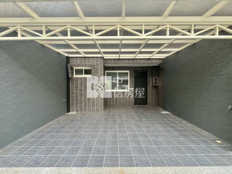 樹孝商圈旁全新整理別墅房屋室內格局與周邊環境