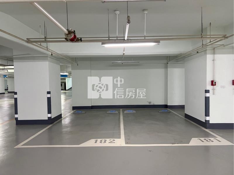 北屯機捷四改三雙⾞美廈房屋室內格局與周邊環境