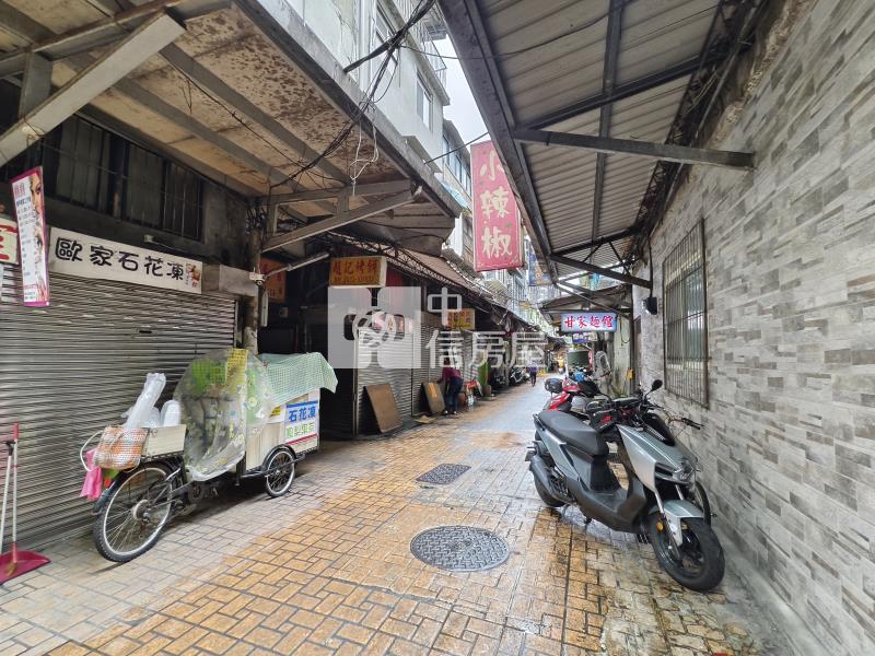 G-14基隆市區三樓原始透天房屋室內格局與周邊環境