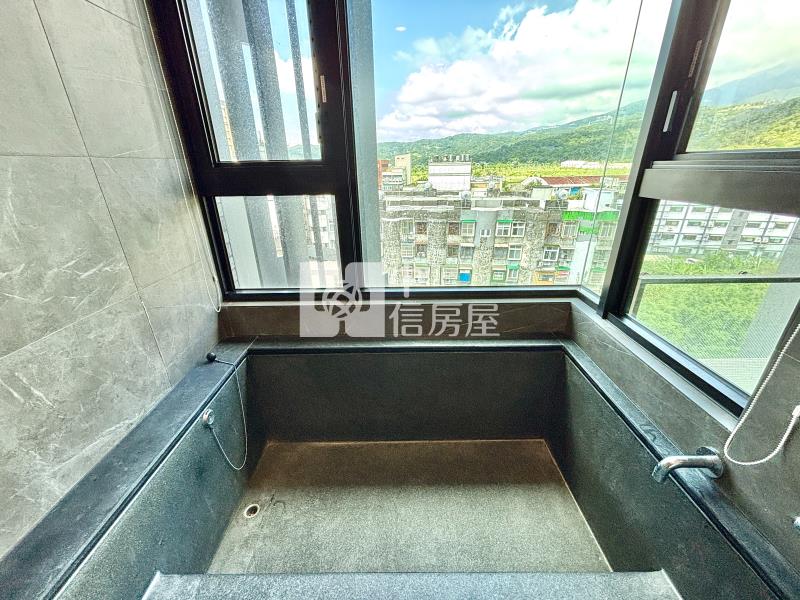 裸灩低樓層低總價山景湯屋房屋室內格局與周邊環境