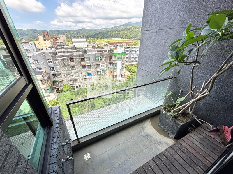 裸灩低樓層低總價山景湯屋房屋室內格局與周邊環境