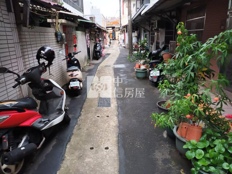 忠貞市場溫馨風美平房(中信卓越團隊)房屋室內格局與周邊環境