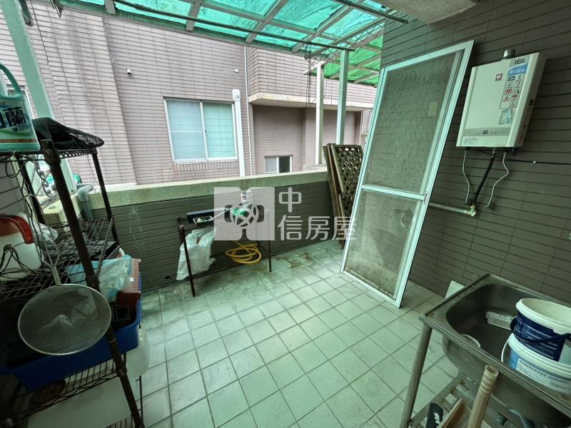 127新天鵝堡透天房屋室內格局與周邊環境