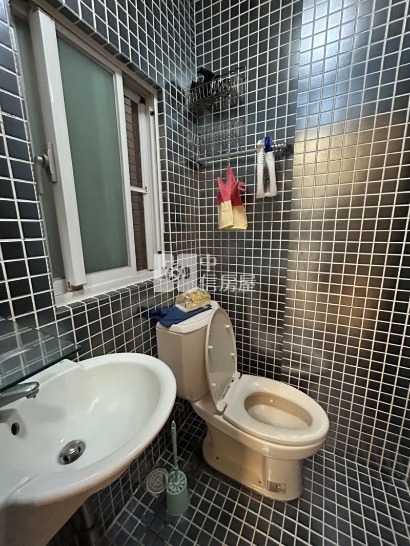 127新天鵝堡透天房屋室內格局與周邊環境