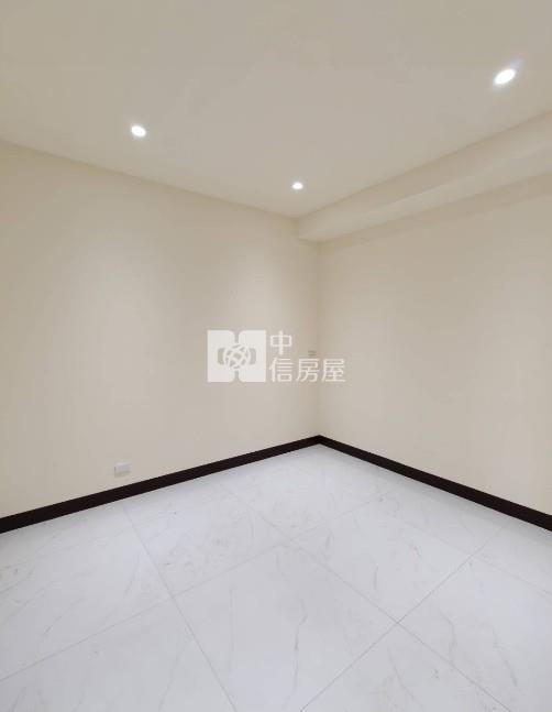 華勛三角窗整新透店房屋室內格局與周邊環境