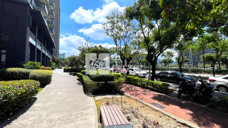 正太原路低總價投資金店面朝南房屋室內格局與周邊環境