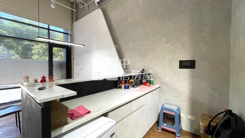 正太原路低總價投資金店面朝南房屋室內格局與周邊環境