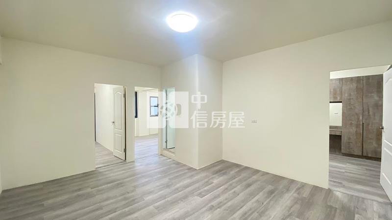 樹孝雙商圈低總價漂亮公寓房屋室內格局與周邊環境