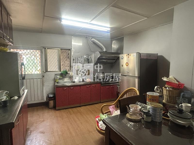 忠愛莊透天房屋室內格局與周邊環境
