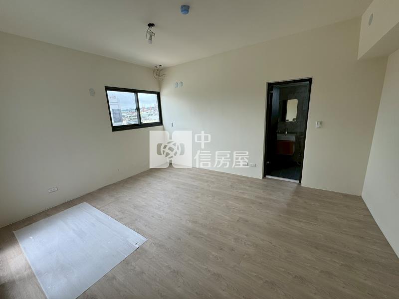 南投燈會旁全新樓中樓五房雙平車房屋室內格局與周邊環境