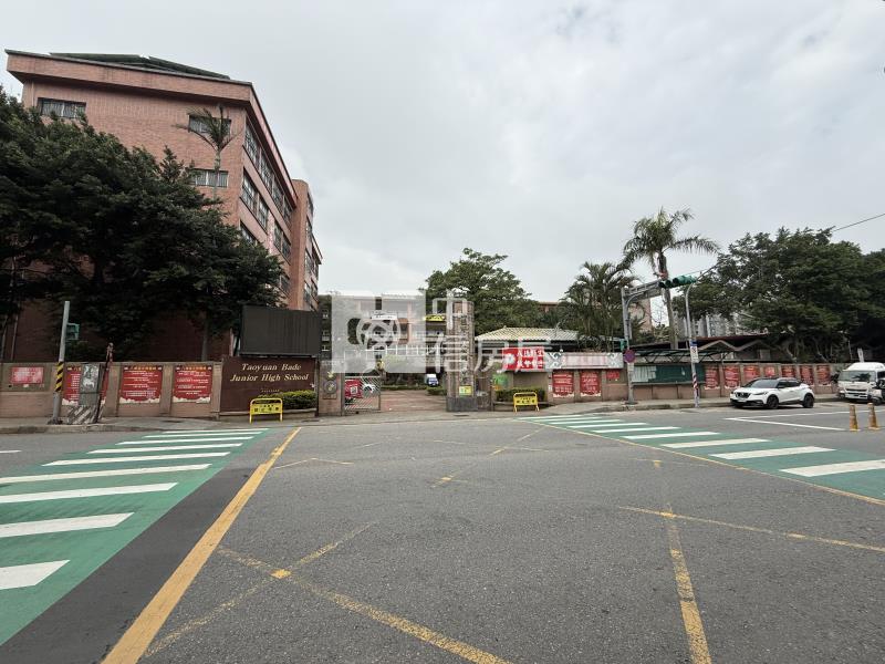 八德國中電梯車位I房屋室內格局與周邊環境