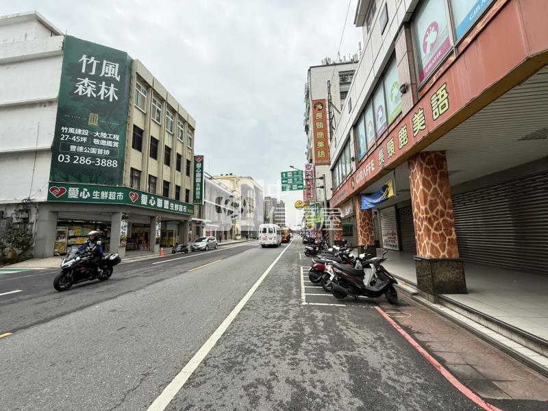 八德國中電梯車位I房屋室內格局與周邊環境
