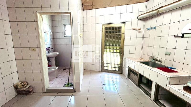 C1-19中華商圈透天房屋室內格局與周邊環境