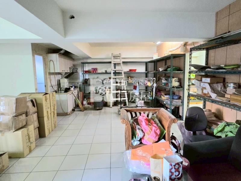 精誠路大面寬店面1+2樓房屋室內格局與周邊環境