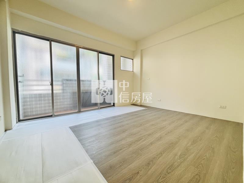 南投中興新村旁車庫透天房屋室內格局與周邊環境