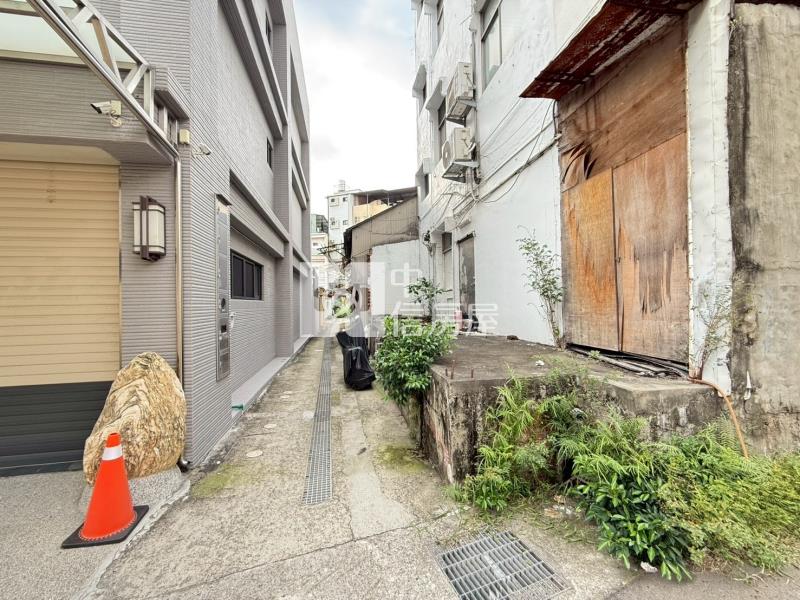 北區崇德路旁建地房屋室內格局與周邊環境