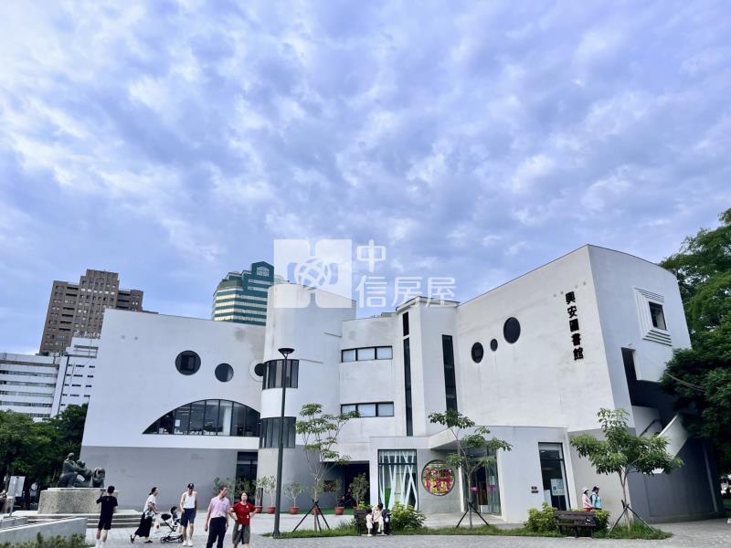 寶璽綠邸大四房車位房屋室內格局與周邊環境