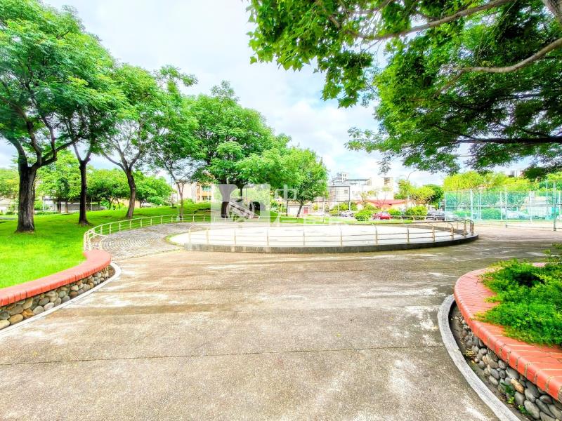 北屯@薇格中學@百坪建地.臨12米路.面公園.房屋室內格局與周邊環境