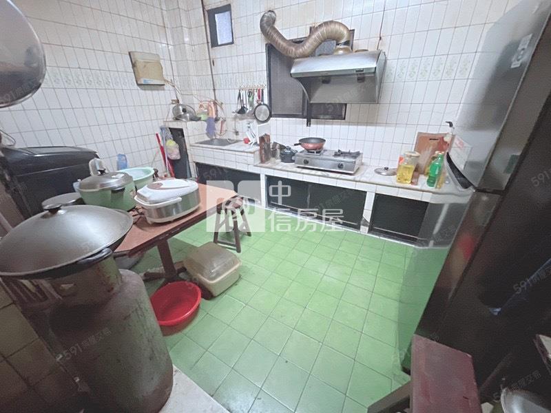 大里二期臨路大地坪透天房屋室內格局與周邊環境