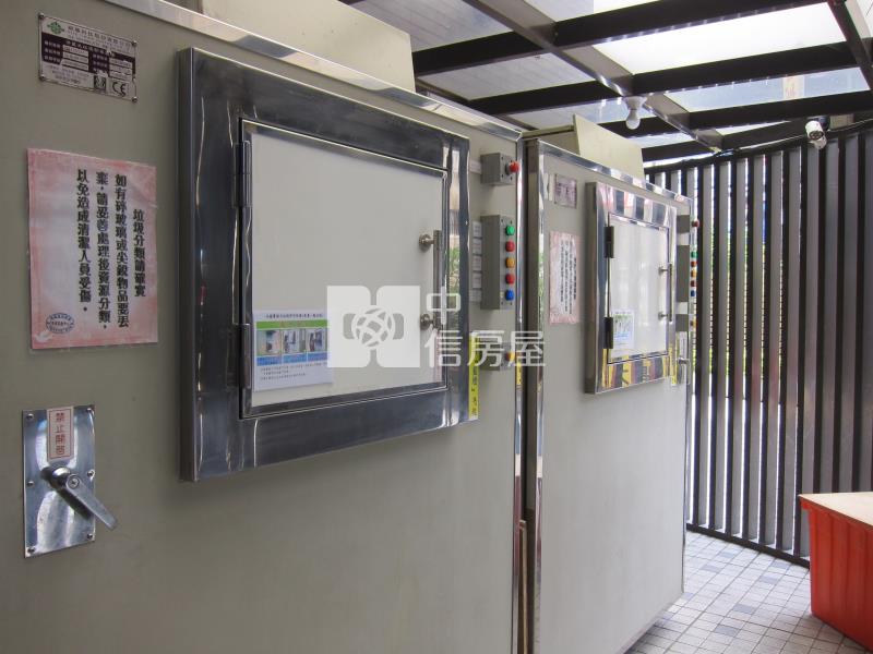 新勢公園-鴻築浯江電梯+車位景觀戶房屋室內格局與周邊環境