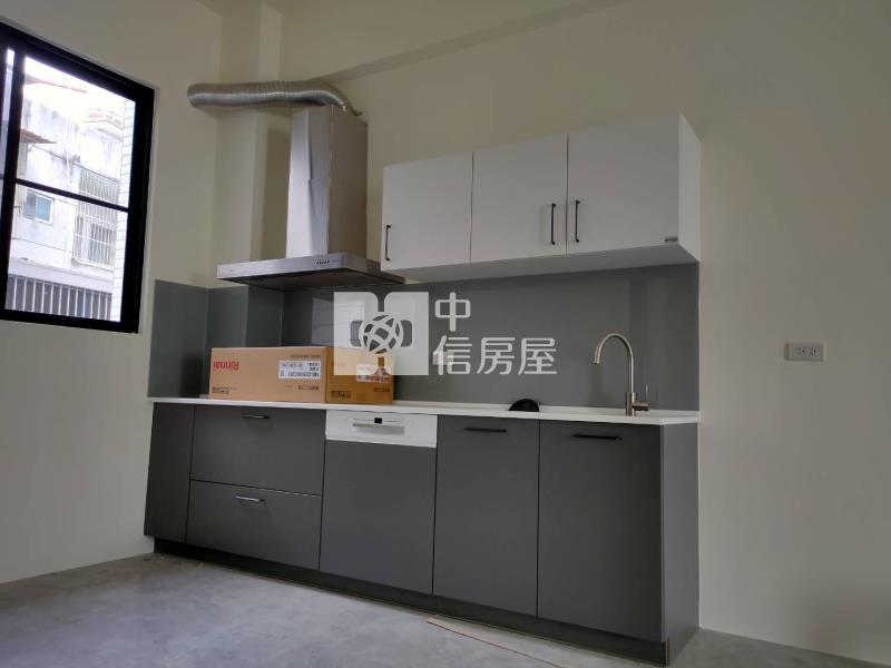 新市商業精華區全新電梯透天黃金店面房屋室內格局與周邊環境
