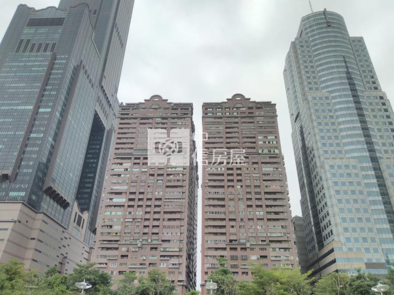 R8總圖超值5房樓中樓房屋室內格局與周邊環境