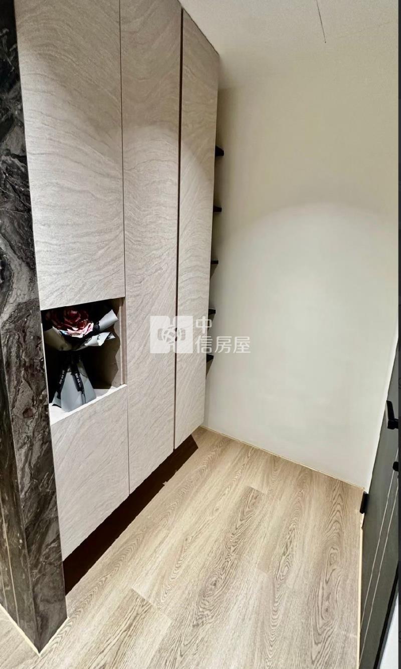 桃園站前頂級電梯收租14套房+黃金店面透店房屋室內格局與周邊環境