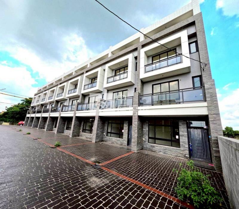 北斗近交流道全新雙車別墅房屋室內格局與周邊環境