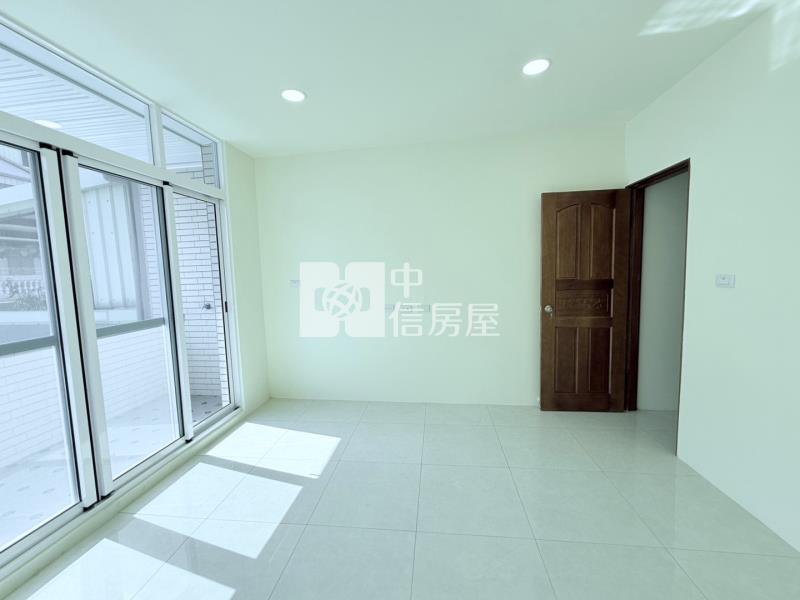 東區芳鄰大露臺車墅房屋室內格局與周邊環境