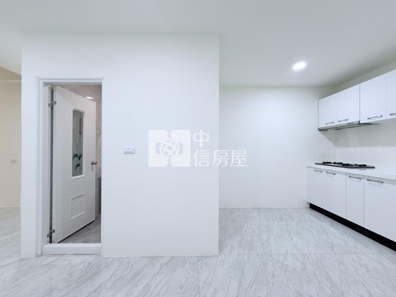 東區芳鄰大露臺車墅房屋室內格局與周邊環境