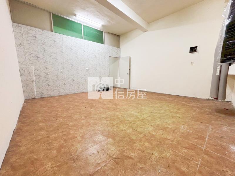【奔馳】仁武熱鬧商圈透天房屋室內格局與周邊環境