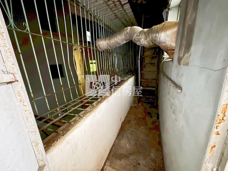 【奔馳】仁武熱鬧商圈透天房屋室內格局與周邊環境