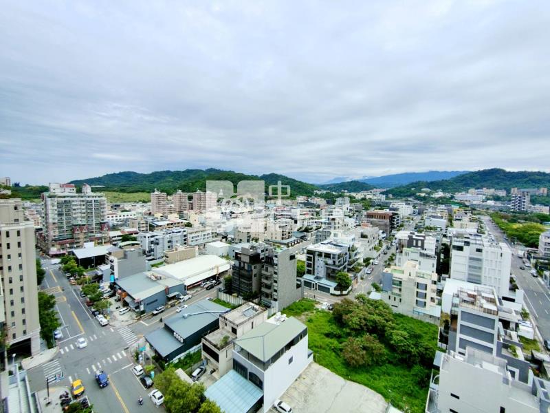 佳福青樂面山景3房車位房屋室內格局與周邊環境