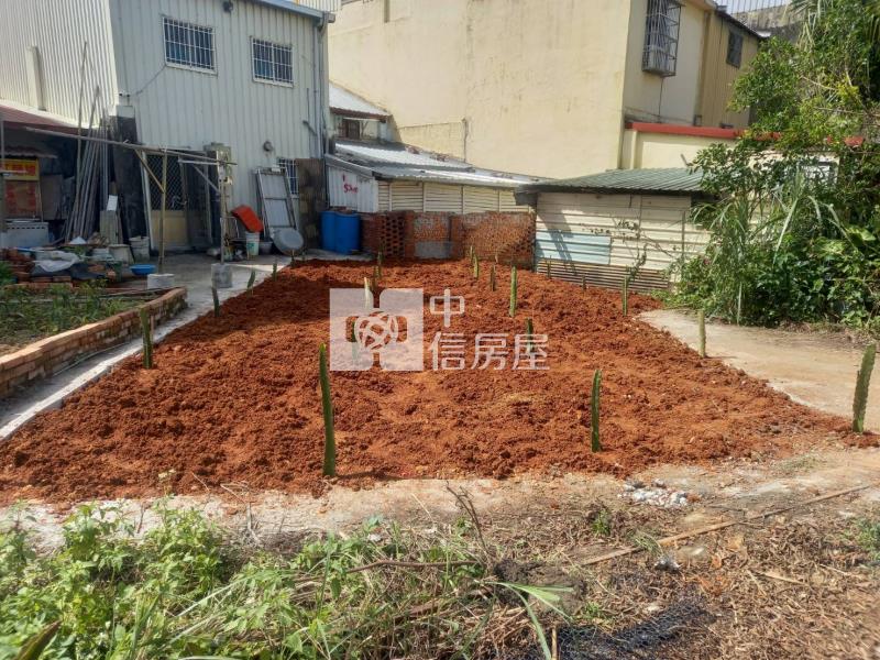 市區方正小農地房屋室內格局與周邊環境