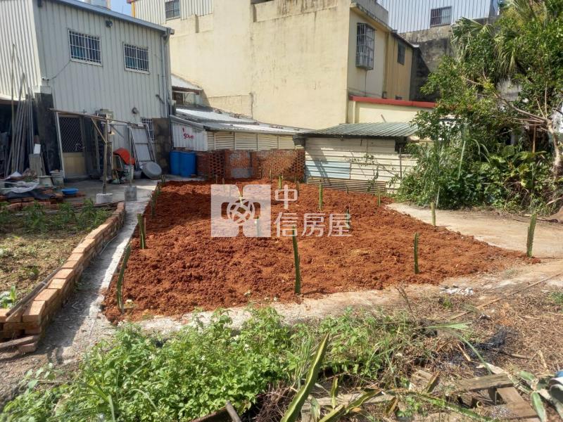 市區方正小農地房屋室內格局與周邊環境
