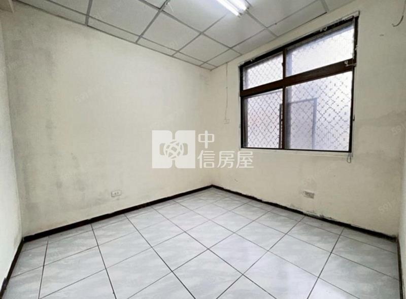 小人國遊樂區大透天(中信卓越團隊)房屋室內格局與周邊環境