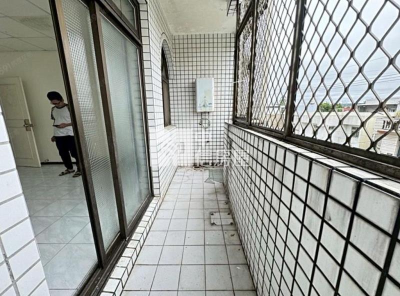 小人國遊樂區大透天(中信卓越團隊)房屋室內格局與周邊環境