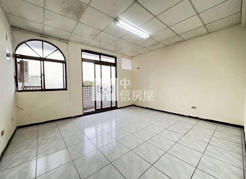 小人國遊樂區大透天(中信卓越團隊)房屋室內格局與周邊環境