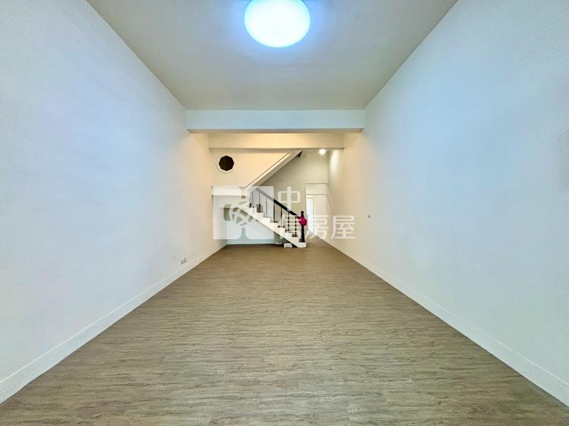內新街全新整理透天房屋室內格局與周邊環境