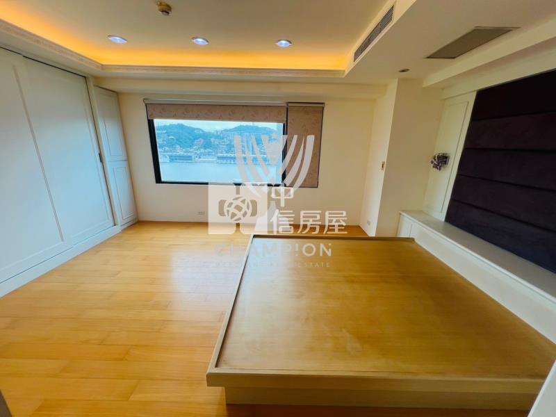 【冠軍】六福晶華層峰港景四房+平車房屋室內格局與周邊環境